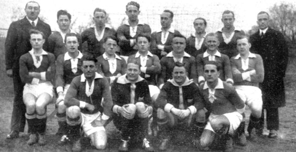 7. Mannschaft Mitte der zwanziger Jahre. Hinten links Eugen Salomon. (Quelle: www.sportausmainz.de